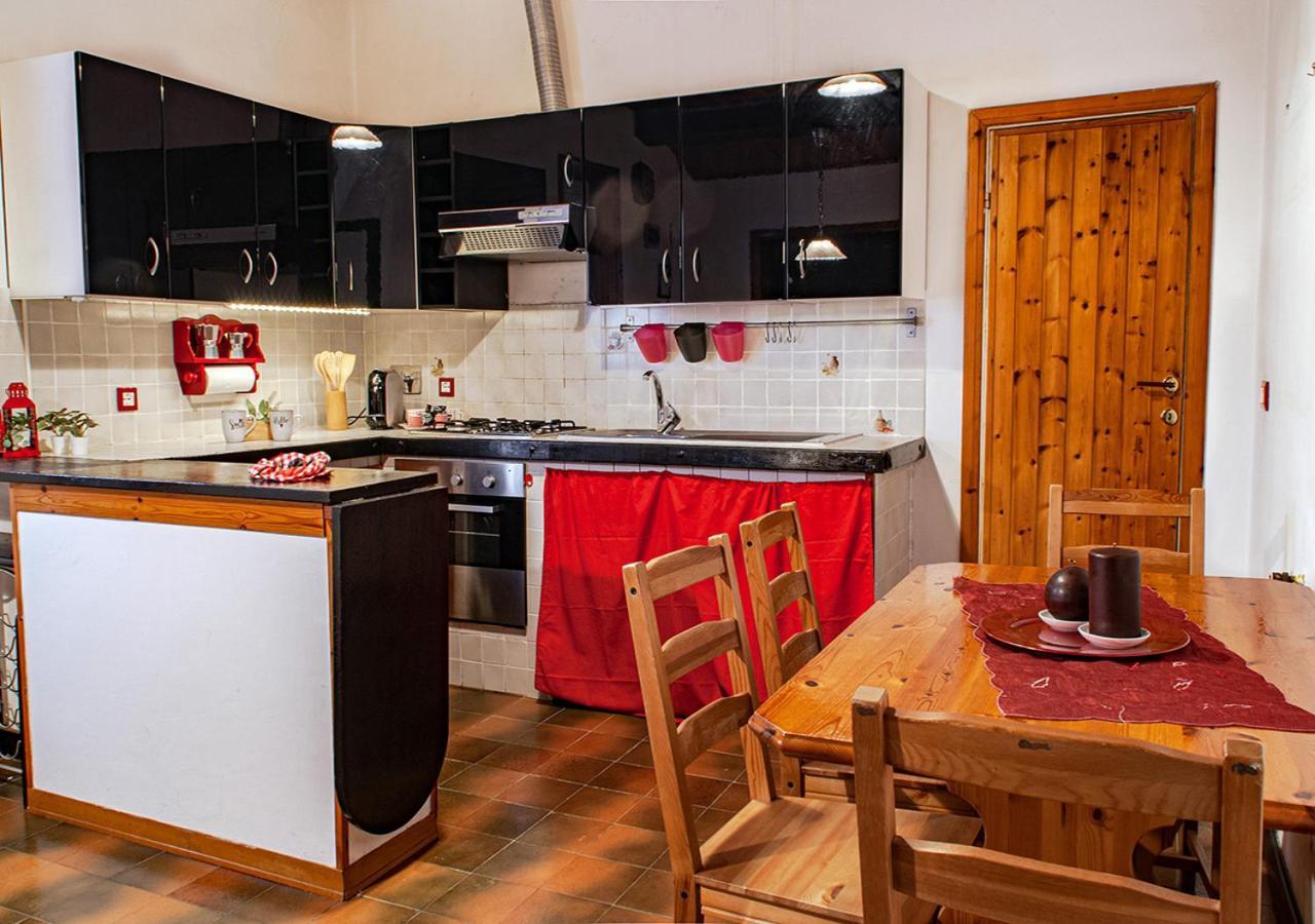 Il Rifugio A 3 Minuti Dai Traghetti Apartment Livorno Ngoại thất bức ảnh